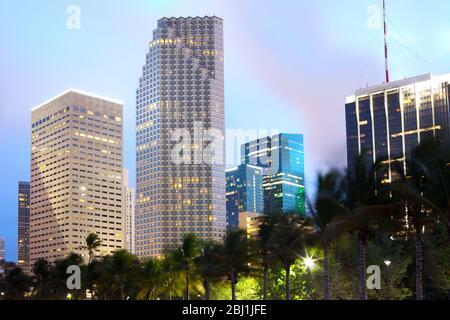 Skyline del centro città e Brickell Key, Miami, Florida, Stati Uniti Foto Stock