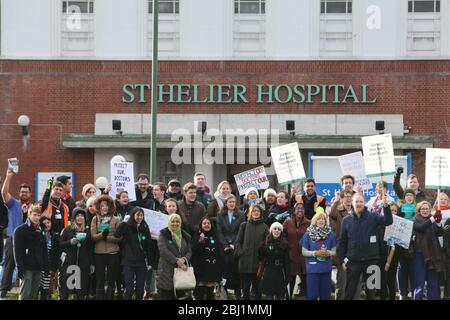 Sciopero medico Junior, St Helier Hospital, Londra Sud 12 gennaio 2016 Foto Stock