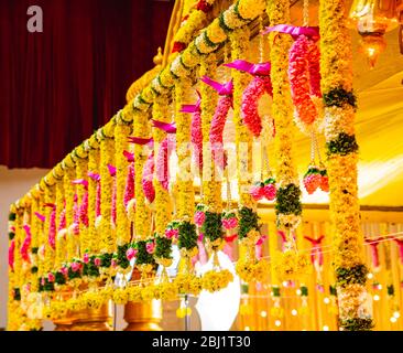 Decorazione floreale in un matrimonio indù del Sud-Indian Foto Stock