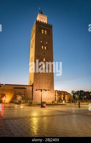 La moschea Koutubia in Marrakech. Una delle più popolari attrazioni del Marocco Foto Stock