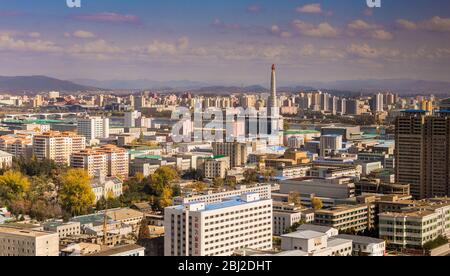 Pyongyang / DPR Corea - 12 novembre 2015: Vista panoramica di Pyongyang, capitale della Corea del Nord Foto Stock