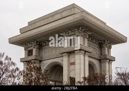 Pyongyang / DPR Corea - 11 novembre 2015: L'Arco di Trionfo, arco trionfale a Pyongyang, Corea del Nord, commemorando la resistenza coreana al Giappone Foto Stock