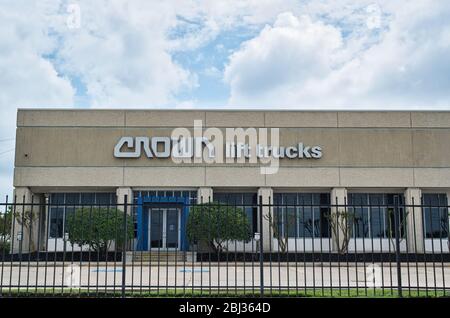 Crown Lift Trucks, edificio degli uffici esterno a Houston, Texas. Azienda globale di movimentazione materiali che progetta carrelli elevatori e altre attrezzature idrauliche. Foto Stock