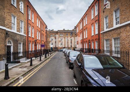 British Street a Londra con tipica architettura vittoriana, nel quartiere di Islington. Foto Stock