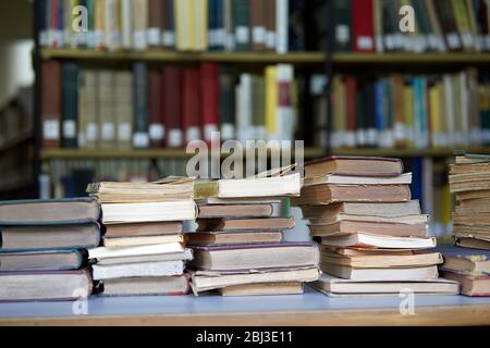 MENDOZA, ARGENTINA, 10 giugno 2015. Biblioteca generale di San Martín, sala lettura e studio, Alameda, Mendoza City. Foto: Axel Lloret / www.allofotografa.c Foto Stock