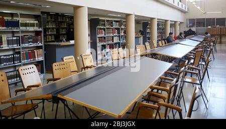 MENDOZA, ARGENTINA, 10 giugno 2015. Biblioteca generale di San Martín, sala lettura e studio, Alameda, Mendoza City. Foto: Axel Lloret / www.allofotografa.c Foto Stock