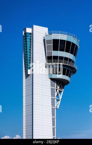 Torre di controllo del traffico aereo all'Aeroporto Internazionale di Philadelphia. Foto Stock