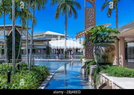 Il Waterside Shops è un centro commerciale di alto livello a Napoli in Florida. Foto Stock