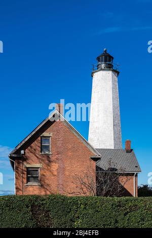 Faro di New Haven Harbour nel Lighthouse Point Park. Foto Stock