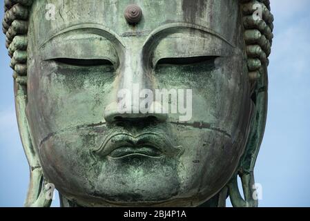 Il Grande Buddha di Kamakura, la seconda statua di Buddha di bronzo più alta del Giappone Foto Stock