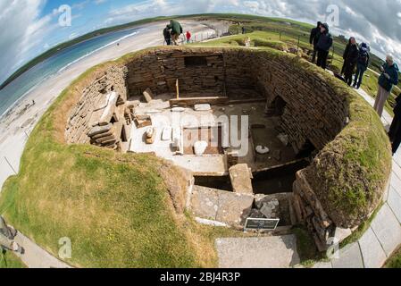 Skara Brae Sandwick Orcadi sito dell'età neolitica Bay of Skaill Settlement Village, sito patrimonio dell'umanità dell'UNESCO Foto Stock