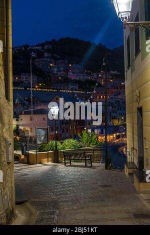 Bogliasco, Italia - 20 agosto 2019: Serata nel pittoresco villaggio di Bogliasco sulla riva ligure vicino Genova, Liguria, Italia Foto Stock