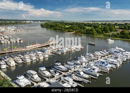 Porto turistico e molo del fiume Potomac a Washington DC USA Foto Stock