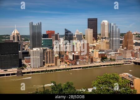 Ponte di Fort Pitt e ponte di Fort Duquesne sul fiume Allegheny Pittsburgh, Pennsylvania USA Foto Stock