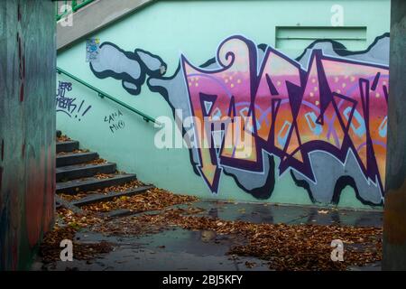 Graffiti colorati in un sottopassaggio pedonale, Stein/Krems, bassa Austria, Austria Foto Stock