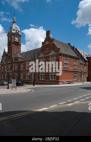 Red Brick Stone Victorian Architecture Old Town Hall, Regent Circus, Swindon, Wiltshire, SN1 di Brightwen Binyon Foto Stock