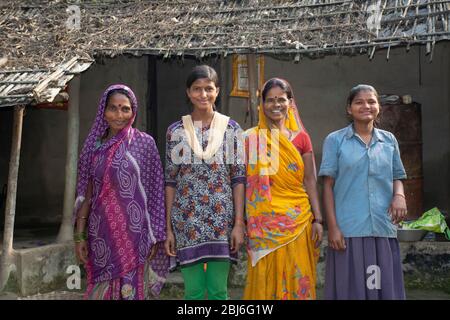 gruppo di donne del villaggio sorridenti Foto Stock