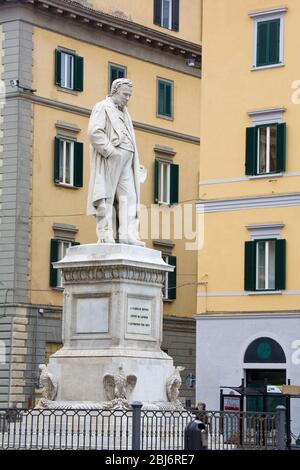 Statua di Camillo Benso in Piazza Cavour, Porto di Livorno, Toscana, Italia, Europa Foto Stock