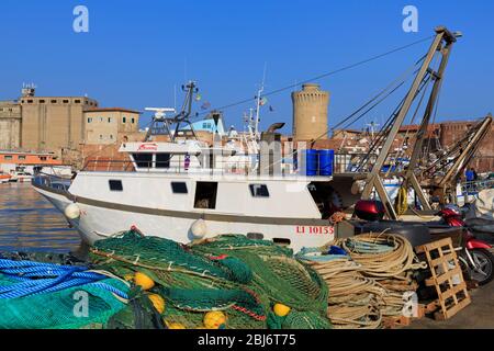Barche da pesca in Darsena Vecchia, la città di Livorno, Toscana, Italia, Europa Foto Stock