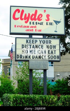 Marchese del locale musicale e ristorante Clyde, che non riflette eventi dovuti all'ordine obbligatorio di Shelter-in-Place dell'Oregon come risposta alla pandemia di Coronavirus 19 a Portland, Oregon, USA il 26 aprile 2020. Foto ©Anthony Pidgeon Foto Stock