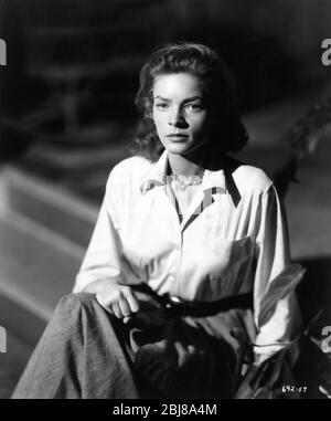 LAUREN BACALL come Nora Temple in CHIAVE LARGO 1948 regista JOHN HUSTON sceneggiatura RICHARD BROOKS e JOHN HUSTON basata sulla commedia di MAXWELL ANDERSON Warner Bros. Foto Stock