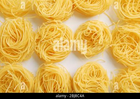 Nido d'uccello sfondo pasta, vista dall'alto Foto Stock