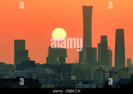 Pechino, Pechino, Cina. 29 aprile 2020. BeijingÃ¯Â¼Å'CHINA-il 28 aprile 2020, a Pechino, un fotografo ha trascorso 10 anni a fotografare la capitale, ciascuno uno screensaver superiore. Il palazzo imperiale di Pechino è il palazzo imperiale delle dinastie Ming e qing, precedentemente conosciuta come la Città Proibita. Le tombe Ming si trovano ai piedi del monte tianshou, nel quartiere di changping, Pechino, e coprono un'area di 120 chilometri quadrati. Le tombe Ming sono situate in un piccolo bacino circondato da montagne sui lati est, ovest e nord. Credit: ZUMA Press, Inc./Alamy Live News Foto Stock