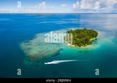 Vista aerea di Lissenung Island, Nuova Irlanda, Papua Nuova Guinea Foto Stock