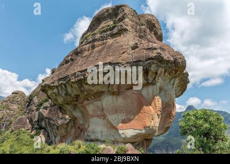 Vista del casco Policemans nel Drakensberg Foto Stock