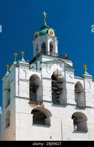 La torre campanaria del monastero Spaso-Preobrazhensky. Yaroslavl, Russia. Foto Stock