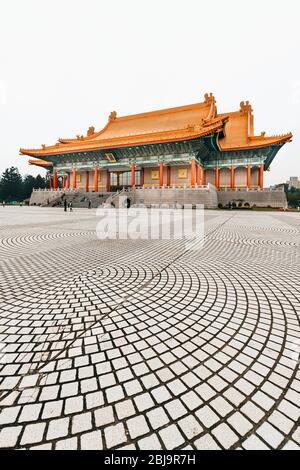 Sala del Teatro Nazionale di Taiwan presso il cancello principale sulla destra, presso la Piazza Nazionale della democrazia di Taiwan, presso la Sala commemorativa di Chiang Kai-Shek, destinazione del viaggio Foto Stock