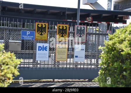 26 aprile 2020, Renania settentrionale-Vestfalia, Bonn: Indicazione per le autorità e i ministeri di Bonn Foto: Horst Galuschka/dpa/Horst Galuschka dpa Foto Stock