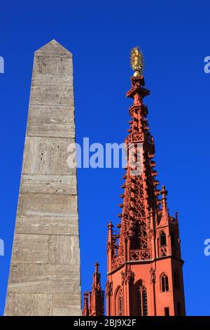 Obelisco, fontana del mercato in forma obelisco, Cappella della Vergine Maria sulla piazza del mercato Würzburg, Würzburg, bassa Franconia, Baviera, Germania / OBE Foto Stock