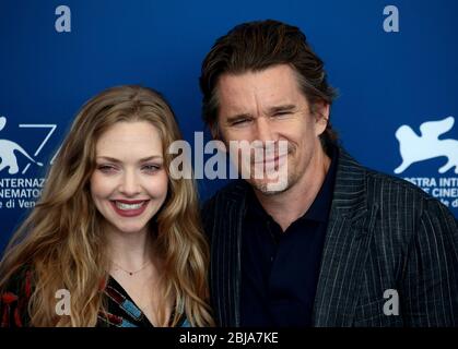 VENEZIA, ITALIA - AGOSTO 31: Amanda Seyfried ed Ethan Hawke partecipa alla fotocellula "First Reformed" durante il 71° Festival del Cinema di Venezia Foto Stock