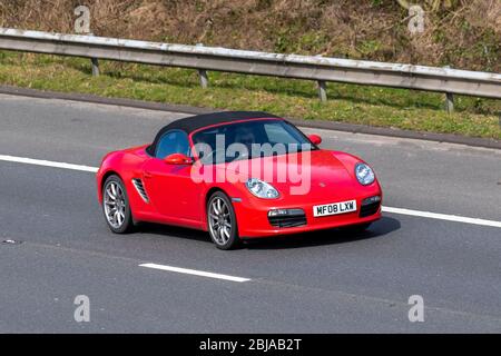 2008 Red Porsche Boxster; veicoli veicolari in movimento, veicoli in circolazione su strade britanniche, motori, motorizzazione sull'autostrada M6 Foto Stock