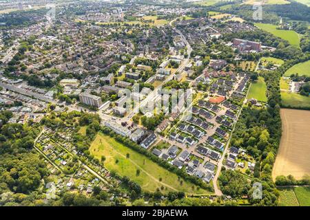 Panoramica Kamp-Lintfort, Ferdinantenstrasse, Buergermeister-Schmelzingstrasse, 08/08/2019, vista aerea, Germania, Renania Settentrionale-Vestfalia, Ruhr Area, Kamp-Lintfort Foto Stock