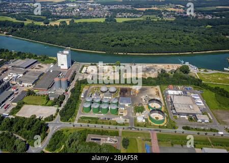 Contenitore per impianti di biogas a BiogasPark di AGRAVIS Raiffeisen AG a Dorsten, canale Wesel-date nel parco industriale intercomunale Dorsten/Marl, 19.07.2016, vista aerea, Germania, Renania settentrionale-Vestfalia, Ruhr Area, Dorsten Foto Stock