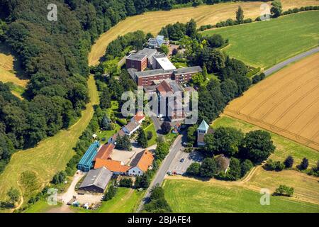 Chiesa costruzione Kath. Rectory Pastor Bush St. Maria Conception a Hattingen, la casa di cura anziana di Theresa Albers gGmbH nello straniero, 19.07.2016, vista aerea, Germania, Nord Reno-Westfalia, Ruhr Area, Hattingen Foto Stock