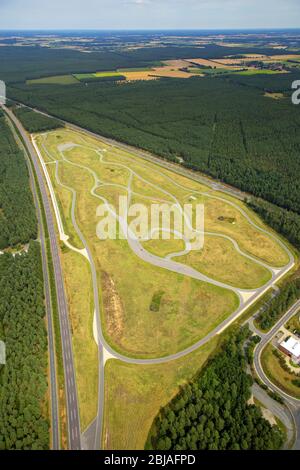 Pista di prova e area di allenamento per la formazione nel centro di sicurezza di guida Volkswagen AG Testgelaende Ehra-Lessien a Wittingen, Germania, bassa Sassonia, Ehra-Lessien, Wittingen Foto Stock