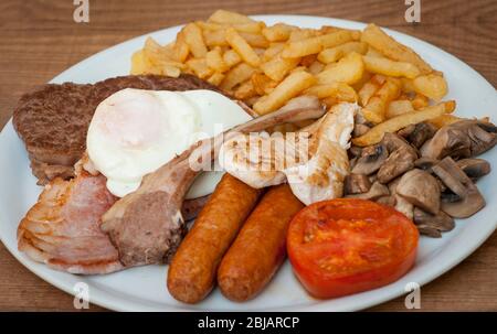 Colazione completa all'inglese con fritto. Foto Stock