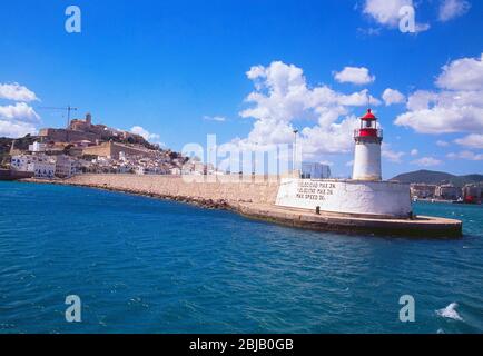 Panoramica dal mare. Ibiza, Isole Baleari, Spagna. Foto Stock