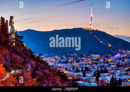 Vista dalla collina di Narikala, Tbilisi, Georgia Foto Stock