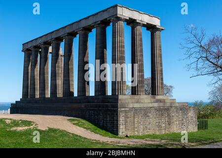 Monumento nazionale della Scozia a Calton Hill a Edimburgo, Scozia, Regno Unito Foto Stock