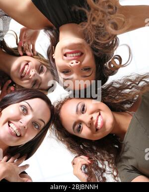 Belle ragazze felici insieme Foto Stock