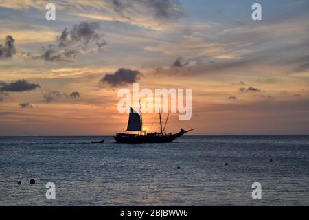 Vela Silhouette ad Aruba Foto Stock