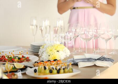 Tavolo per buffet di vacanza, vista ravvicinata Foto Stock