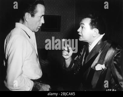 HUMPHREY BOGART e EDWARD G. ROBINSON in CHIAVE LARGO 1948 regista JOHN HUSTON sceneggiatura RICHARD BROOKS e JOHN HUSTON basato sulla riproduzione di MAXWELL ANDERSON Warner Bros. Foto Stock