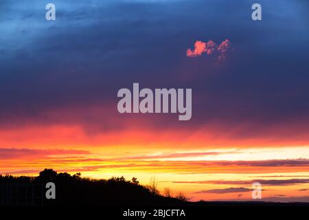 Tramonto da Cley accanto al mare sulla costa nord del Norfolk, Regno Unito. Foto Stock