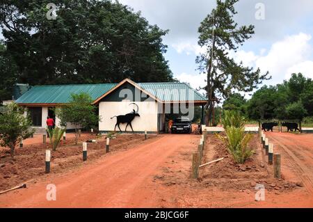 Porta principale per la Riserva Nazionale di Shimba Hills. Kenya Foto Stock