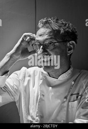 Ritratto di massimo Bottura, Chef, Ristorante Osteria Francescana, Guida Michelin tre Stelle, Modena, Emilia Romagna, Italia, Europa Foto Stock